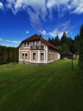 Na samotě u lesa, Loucovice